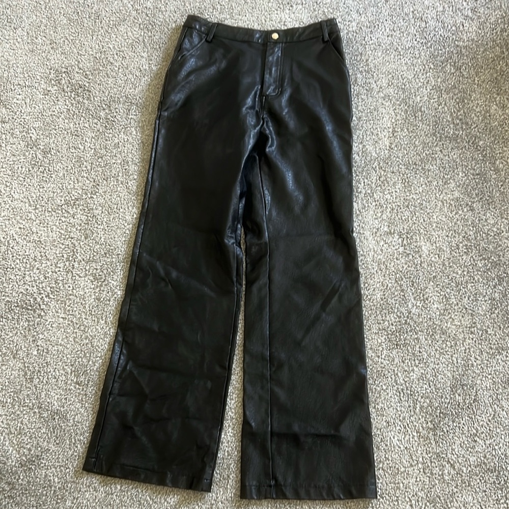 Black leather Princess Polly pants. Size US 4
